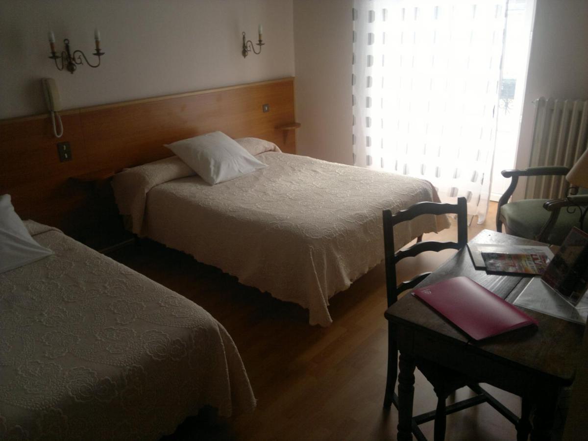 Logis Hotel De France Arudy Kültér fotó
