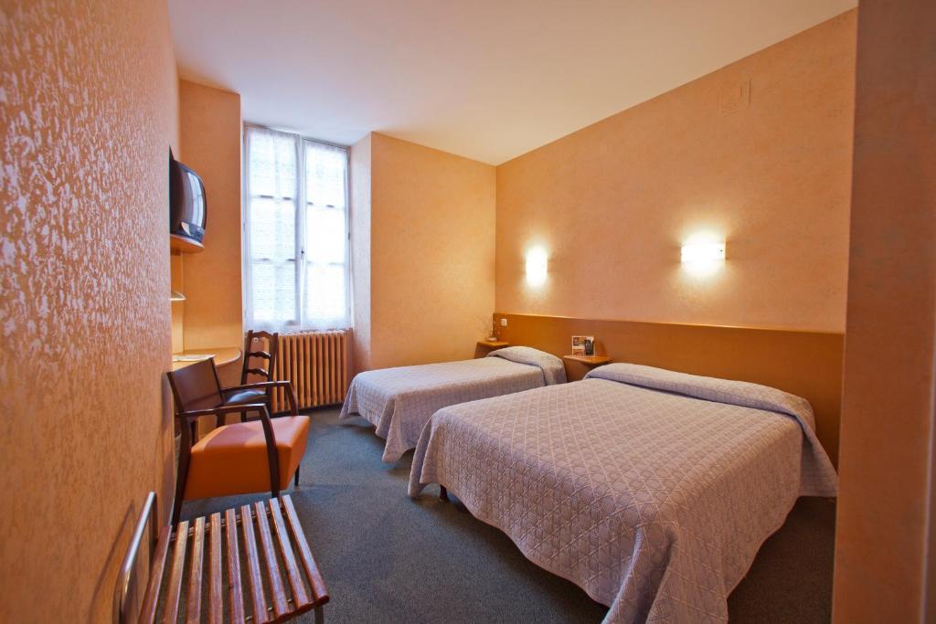 Logis Hotel De France Arudy Szoba fotó