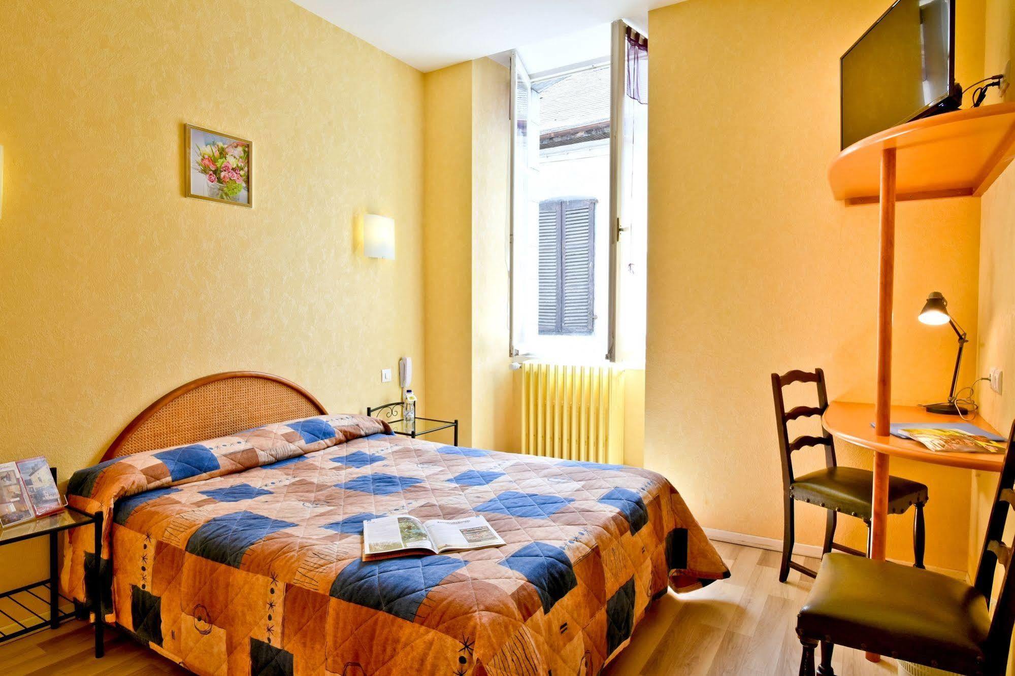 Logis Hotel De France Arudy Kültér fotó