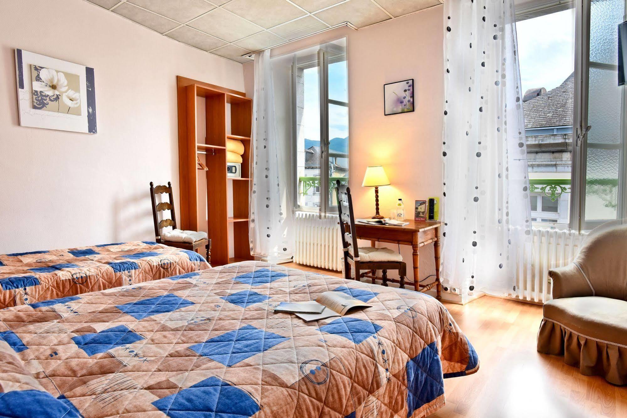 Logis Hotel De France Arudy Kültér fotó